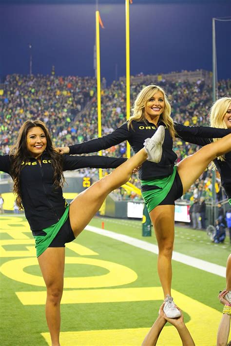 oregon ducks cheer|oregon cheerleaders photos.